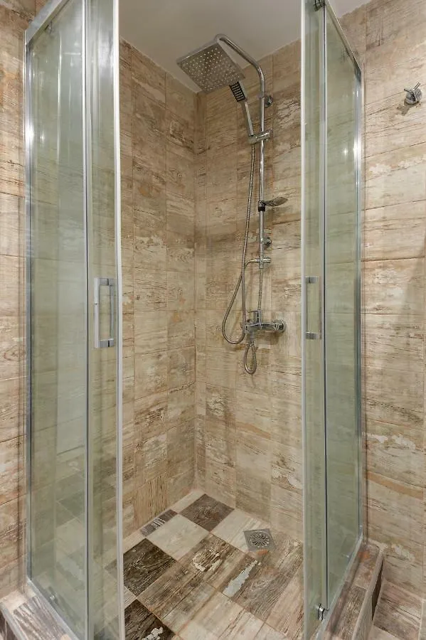 Brand-New Modern Flat In Heart Of City Thessaloniki Greece